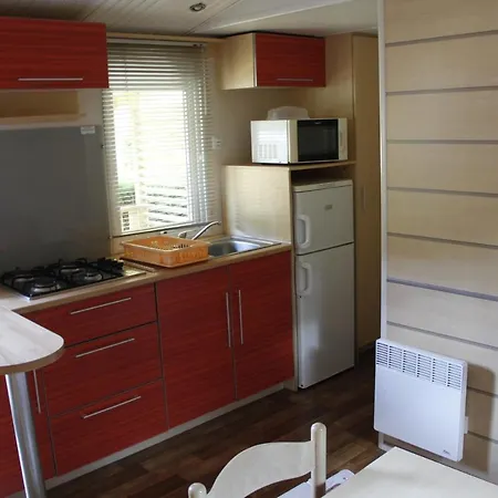 Entre Sable Et Feuillus كاميير